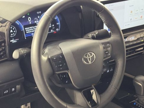 Used 2025 Toyota Camry XSE FWD image 12