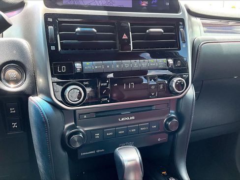Used 2023 Lexus GX 460 Luxury w/ Accessory Package AWD/4WD image 35