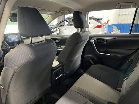 Used 2022 Toyota RAV4 LE AWD/4WD image 17