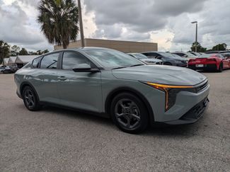 Used 2025 Kia K4 FWD video 1