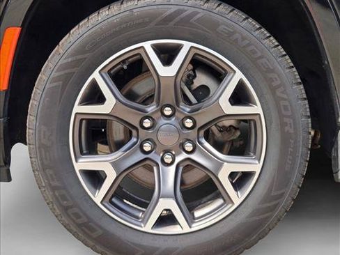 Used 2024 Jeep Wagoneer Series III AWD/4WD image 23