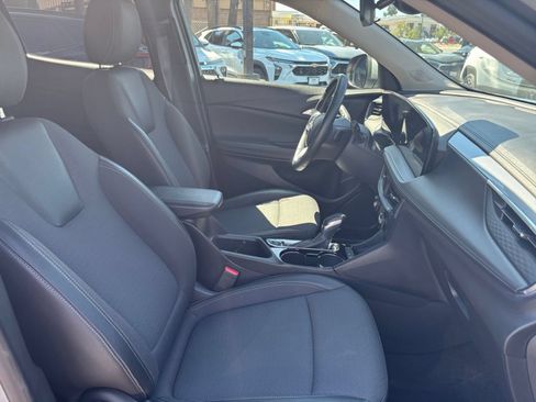 Used 2025 Buick Encore GX Preferred AWD/4WD image 35