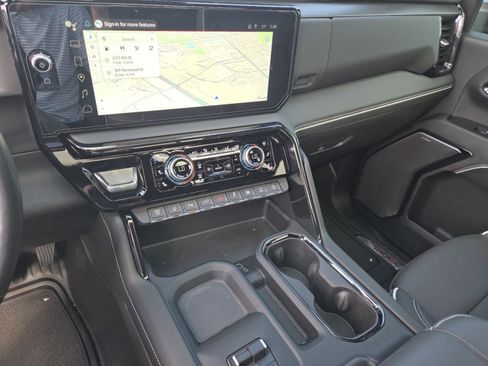 Used 2025 GMC Sierra 2500 AT4X image 35