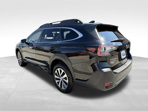 Used 2024 Subaru Outback Premium AWD/4WD image 5