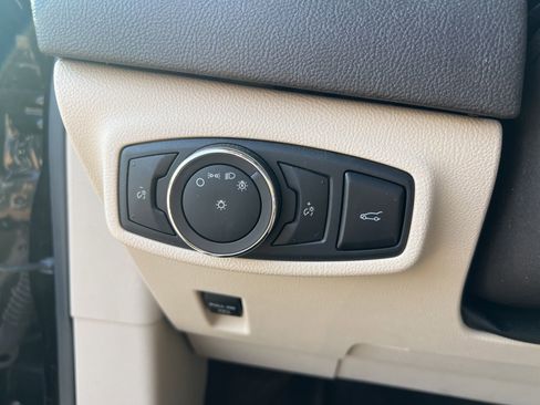 Used 2017 Lincoln MKC Reserve image 22