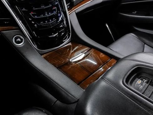 Used 2020 Cadillac Escalade ESV Luxury RWD image 30