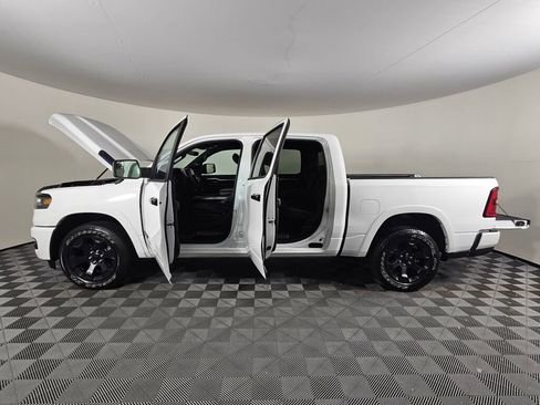 Used 2025 RAM 1500 Big Horn AWD/4WD image 16