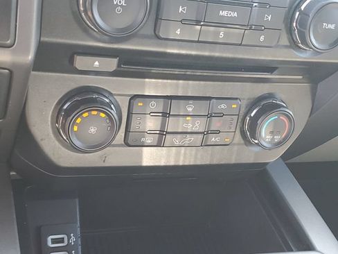 Used 2018 Ford F150 XLT w/ Equipment Group 302A Luxury AWD/4WD image 27