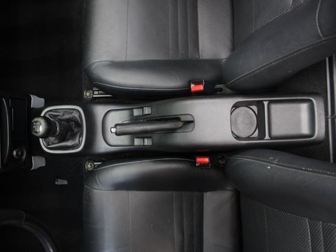 Used 2004 Toyota MR2 image 35