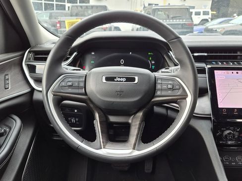 Used 2023 Jeep Grand Cherokee 4WD 4xe image 15