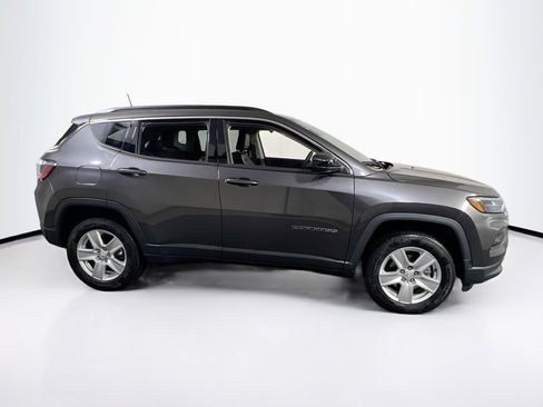 Used 2022 Jeep Compass Latitude AWD/4WD image 4
