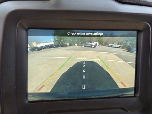 Used 2018 Jeep Renegade Latitude image 19