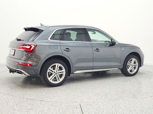 Used 2024 Audi Q5 e Premium Plus w/ Premium Plus Package image 5