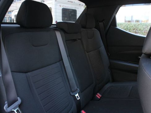 Used 2025 Hyundai Santa Cruz SE image 19