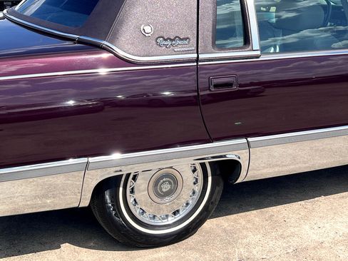Used 1996 Cadillac Fleetwood Brougham image 12
