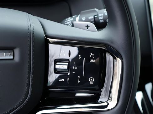 New 2025 Land Rover Range Rover Sport Dynamic SE image 31