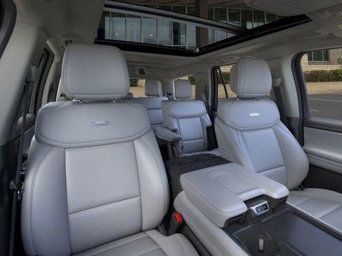 New 2026 Ford Expedition Platinum w/ Driver's Package image 10