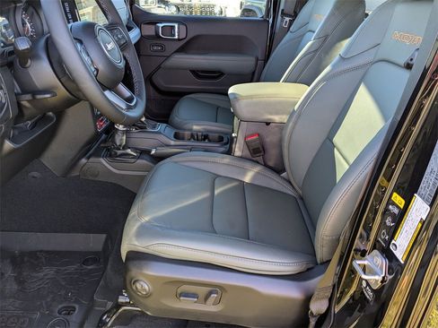 New 2026 Jeep Gladiator Mojave image 12