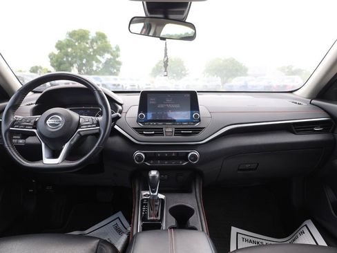 Used 2021 Nissan Altima 2.5 SR FWD image 14