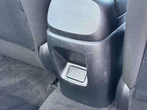 Used 2025 Hyundai Elantra Hybrid FWD image 18
