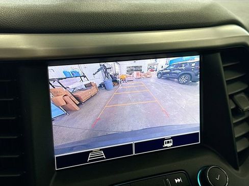 Used 2021 GMC Acadia SLE w/ Driver Convenience Package image 14