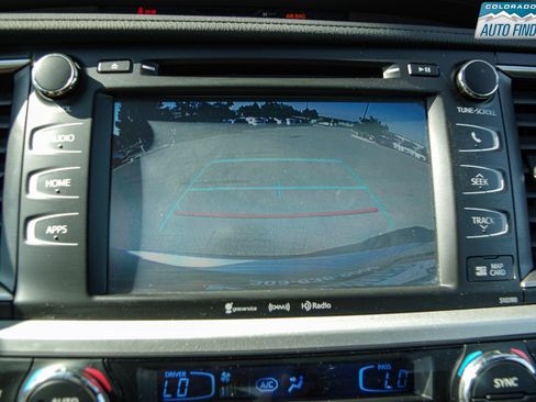 Used 2019 Toyota Highlander XLE AWD/4WD image 19
