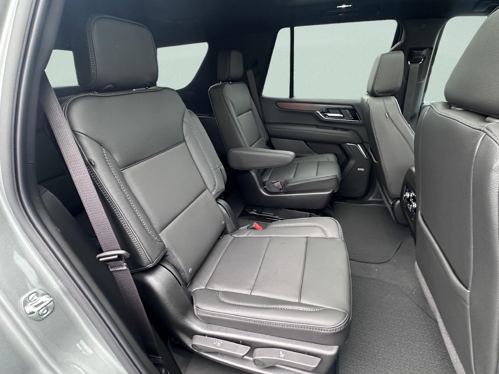 New 2026 GMC Yukon Denali w/ Sun & Power Step Package AWD/4WD image 18