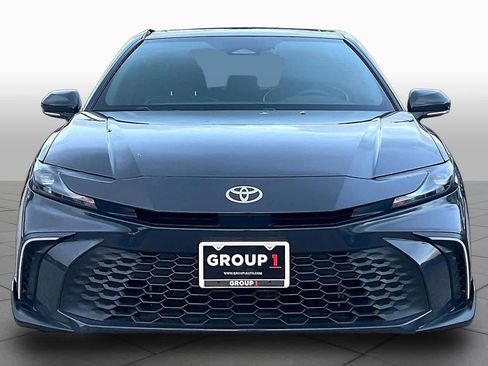 Used 2025 Toyota Camry SE w/ Convenience Package FWD image 4