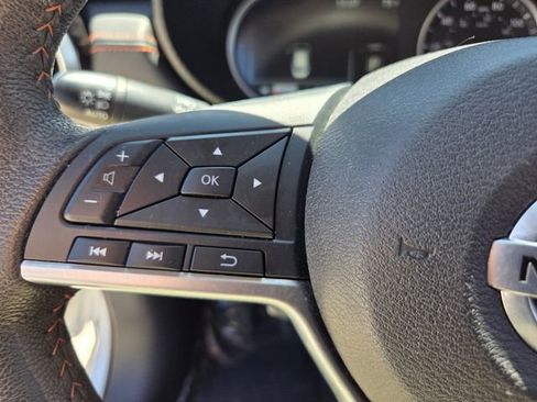Used 2022 Nissan Versa SR image 17