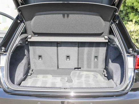 Used 2024 Audi Q3 2.0T Premium w/ Convenience Package image 22