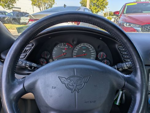 Used 2000 Chevrolet Corvette Coupe w/ Memory Pkg image 23