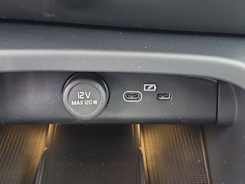 New 2026 Volvo XC40 B5 Plus w/ Protection Package Premier image 9