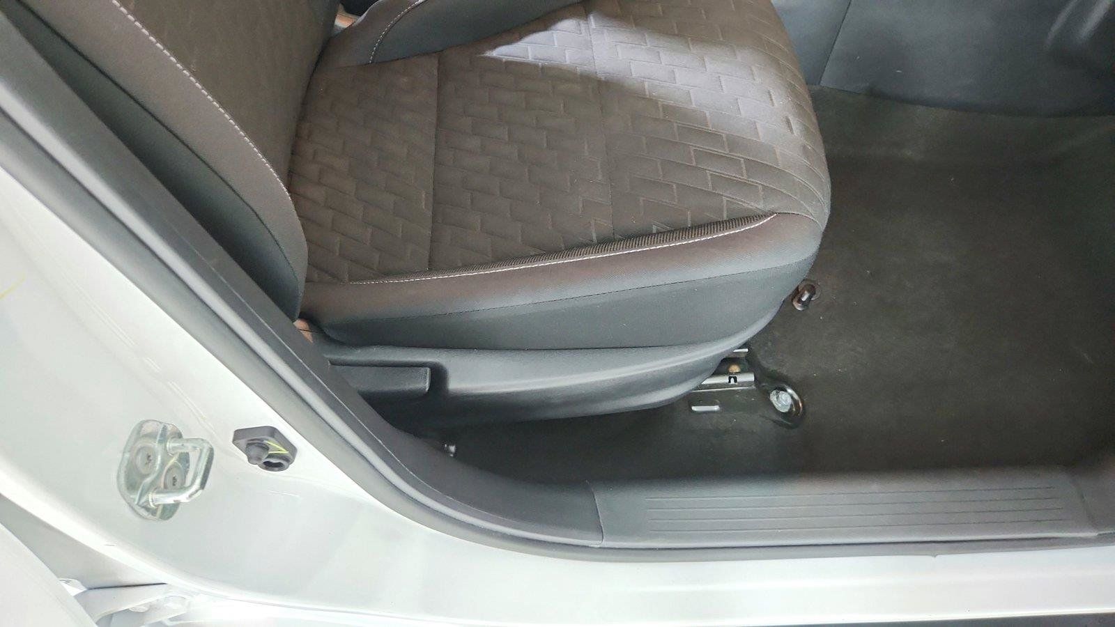 Used 2022 Nissan Kicks S FWD image 18