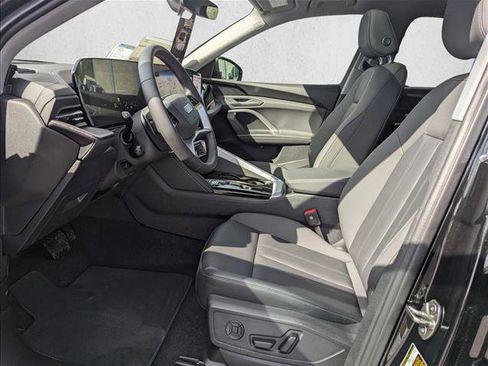 Used 2025 Audi Q5 Premium AWD/4WD image 4