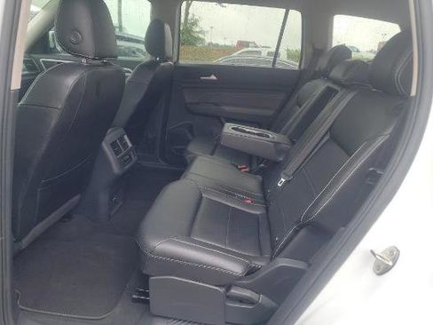 Used 2021 Volkswagen Atlas SE w/ Panoramic Sunroof Package FWD image 7