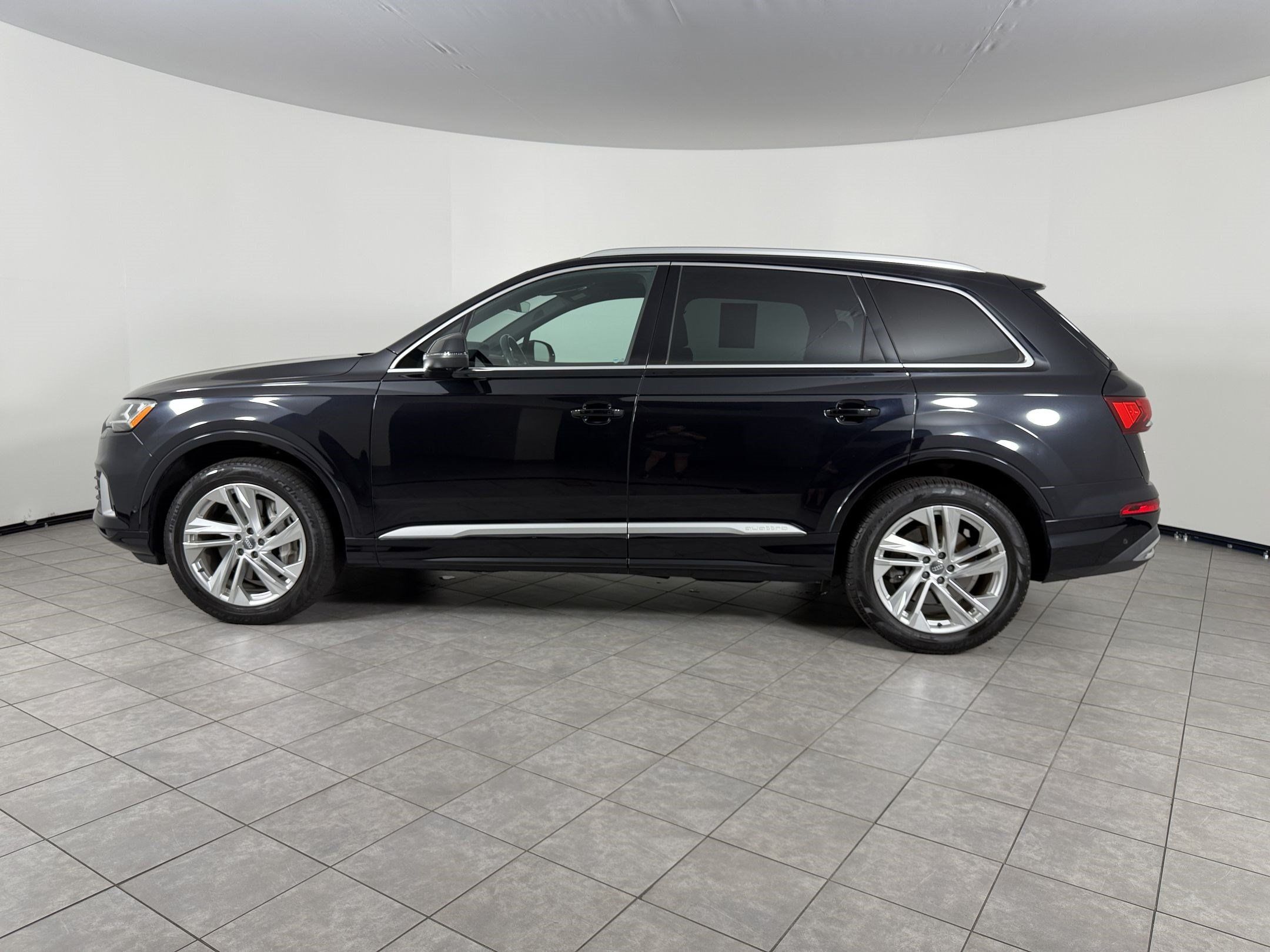 Used 2021 Audi Q7 3.0T Premium Plus w/ Premium Plus Package AWD/4WD image 2