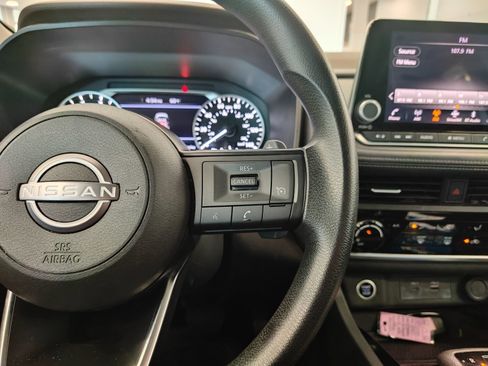 Used 2023 Nissan Rogue S AWD/4WD image 29