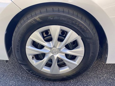 Used 2019 Toyota Corolla L image 11