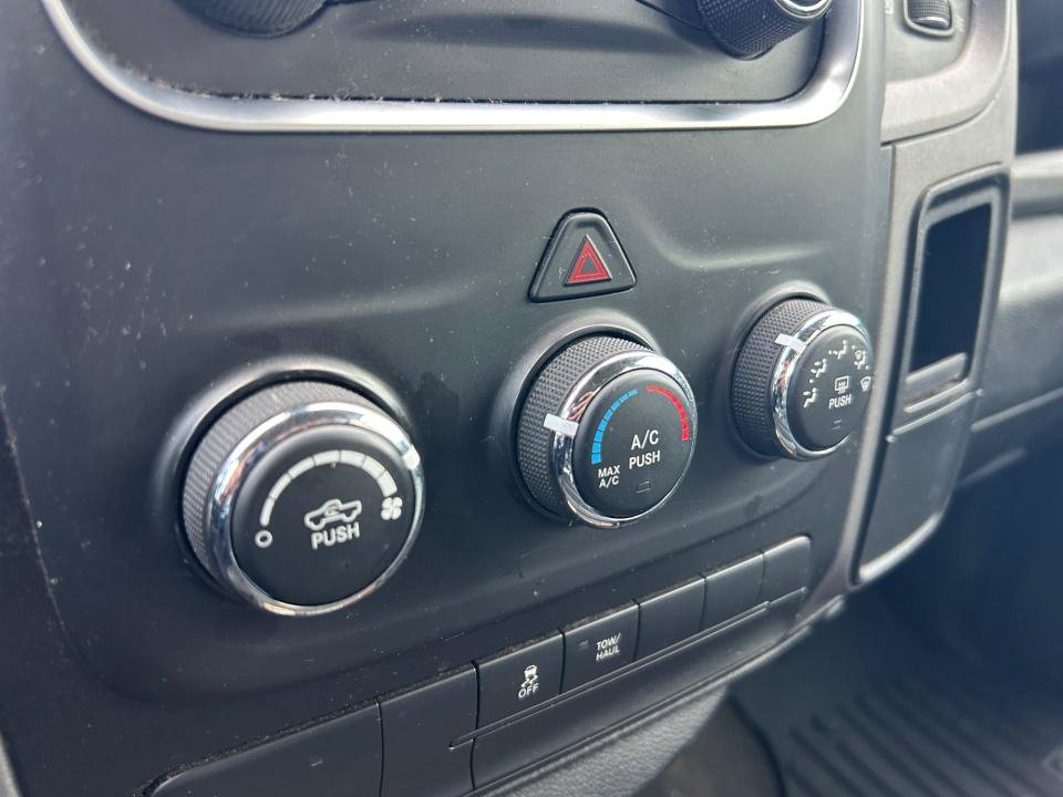 Used 2017 RAM 1500 Express AWD/4WD image 22