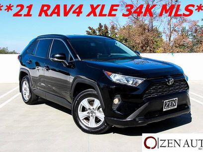 Used 2021 Toyota RAV4 XLE w/ Carpet Mat Package (TMS)