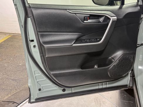 Certified 2020 Toyota RAV4 XLE w/ Carpet Mat Package AWD/4WD image 22