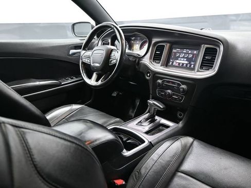 Used 2021 Dodge Charger SXT w/ Leather Interior Group RWD image 19