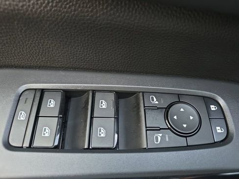 New 2026 Nissan Pathfinder SV image 30