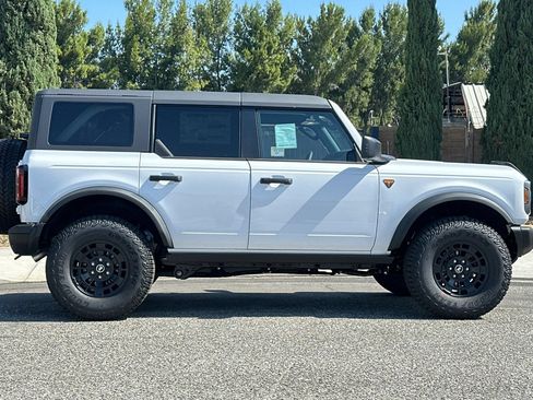 New 2026 Ford Bronco Badlands AWD/4WD image 3
