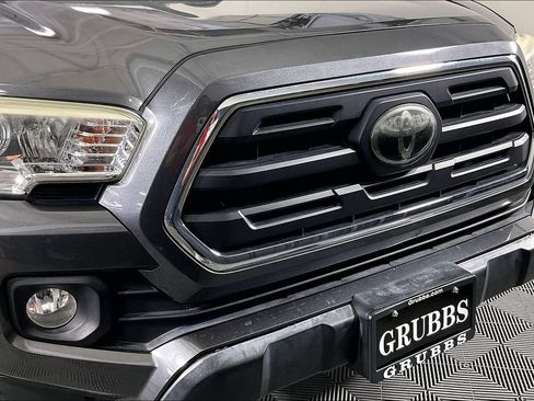 Used 2019 Toyota Tacoma SR5 AWD/4WD image 35