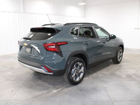 New 2026 Chevrolet Trax LT w/ Driver Confidence Package image 9