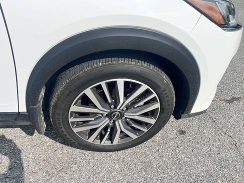 Used 2024 Nissan Kicks SV FWD image 9