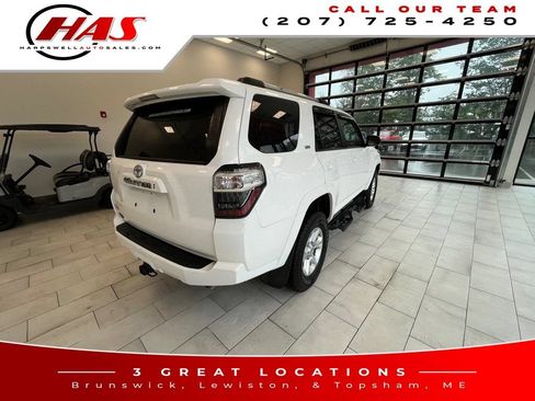 Used 2022 Toyota 4Runner SR5 AWD/4WD image 6