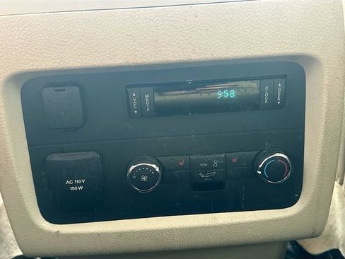 Used 2017 Ford Expedition Limited w/ Equipment Group 301A image 28