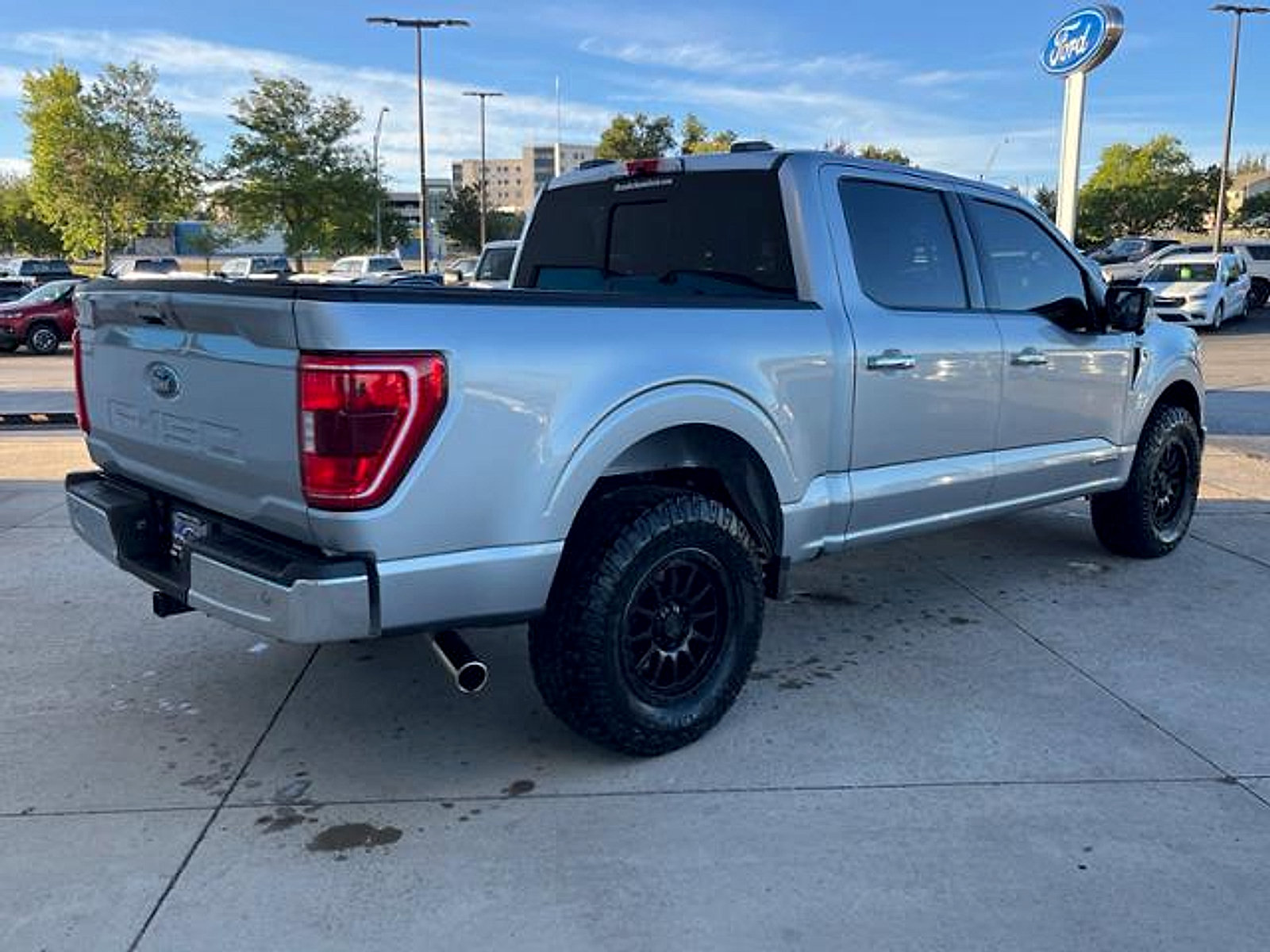 Used 2022 Ford F150 XLT w/ Equipment Group 302A High AWD/4WD image 5